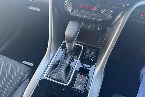 2024 Mitsubishi Eclipse Cross Black Edition YB