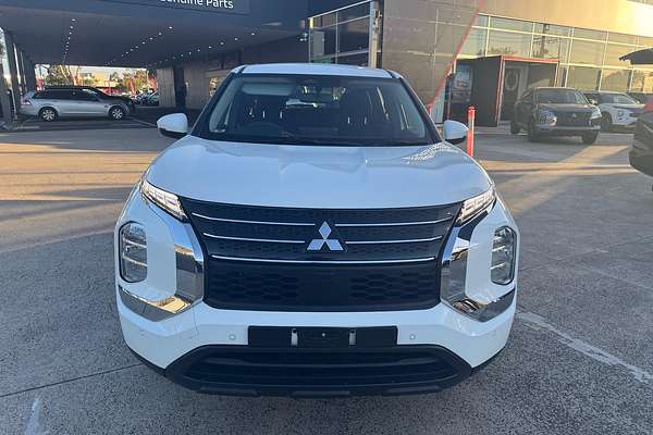 2023 Mitsubishi Outlander ES ZM