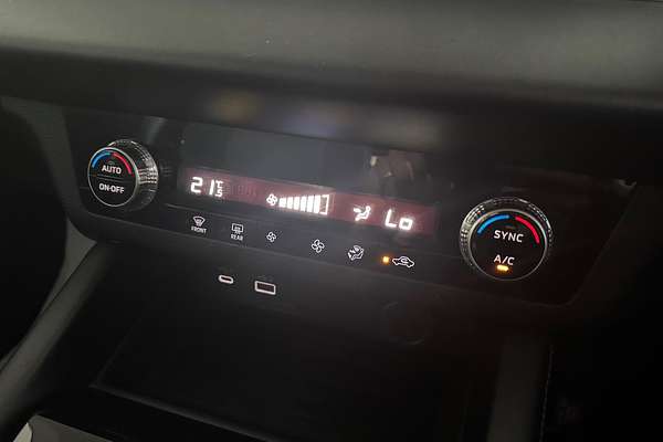 2023 Mitsubishi Outlander ES ZM