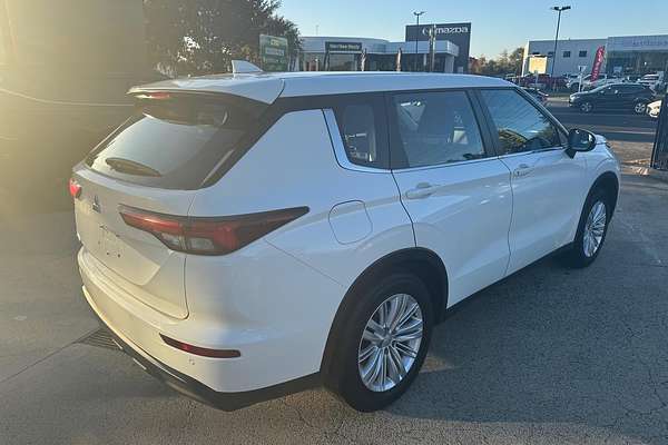 2023 Mitsubishi Outlander ES ZM