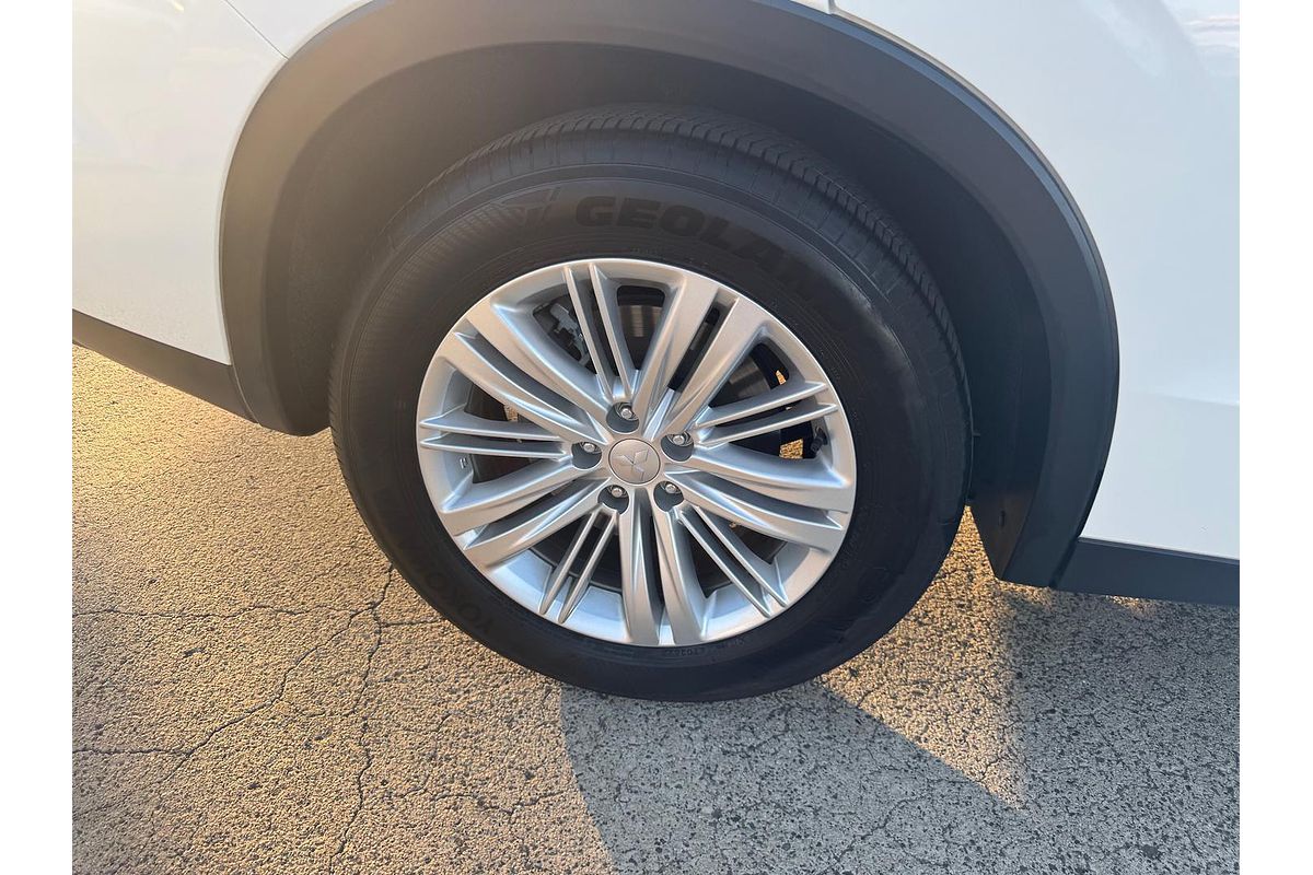 2023 Mitsubishi Outlander ES ZM