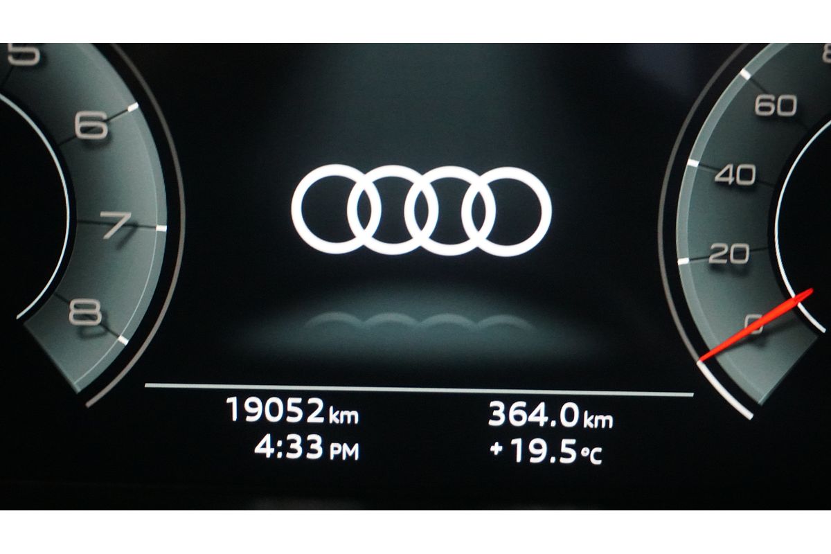 2022 Audi Q5 45 TFSI S line FY