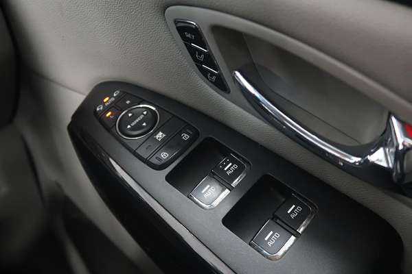 2018 Kia Carnival Platinum YP