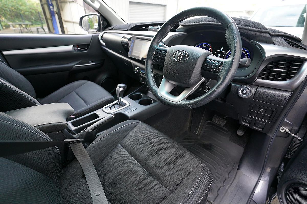 2016 Toyota Hilux 4x4 Hilux 4x4 SR5 2.8L T Diesel Automatic Double Cab