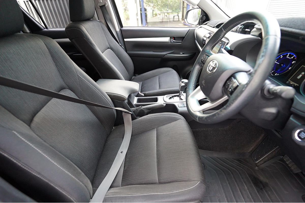 2016 Toyota Hilux 4x4 Hilux 4x4 SR5 2.8L T Diesel Automatic Double Cab