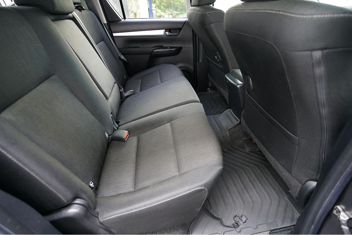 2016 Toyota Hilux 4x4 Hilux 4x4 SR5 2.8L T Diesel Automatic Double Cab