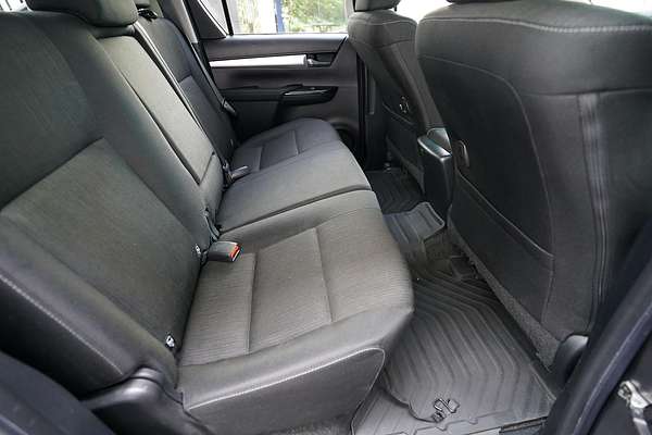 2016 Toyota Hilux 4x4 Hilux 4x4 SR5 2.8L T Diesel Automatic Double Cab
