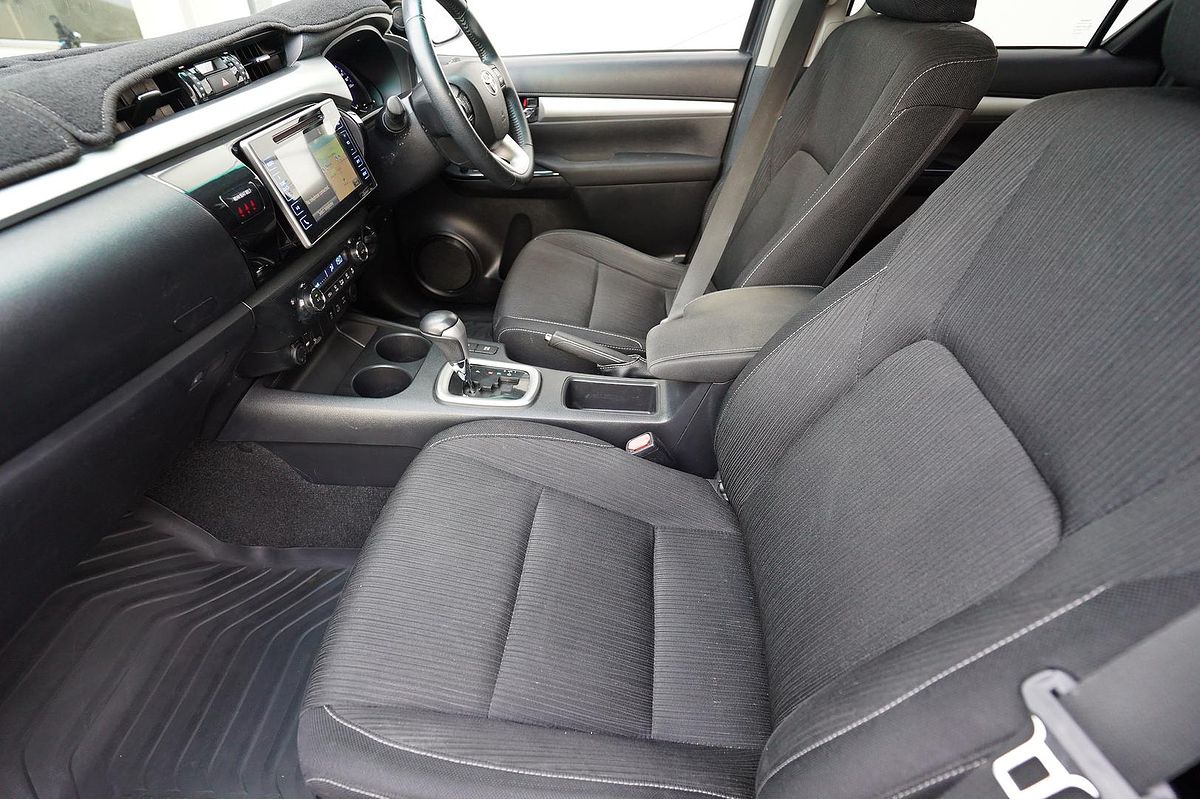 2016 Toyota Hilux 4x4 Hilux 4x4 SR5 2.8L T Diesel Automatic Double Cab