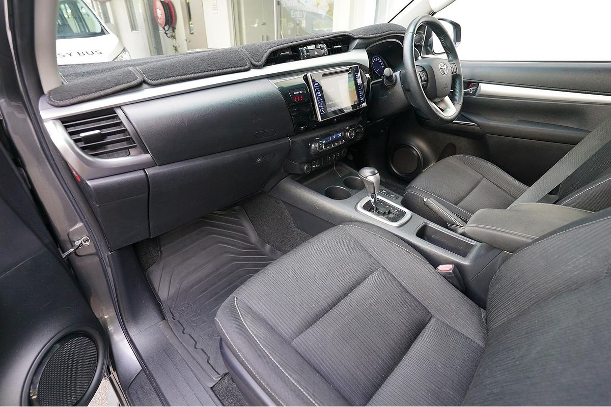 2016 Toyota Hilux 4x4 Hilux 4x4 SR5 2.8L T Diesel Automatic Double Cab