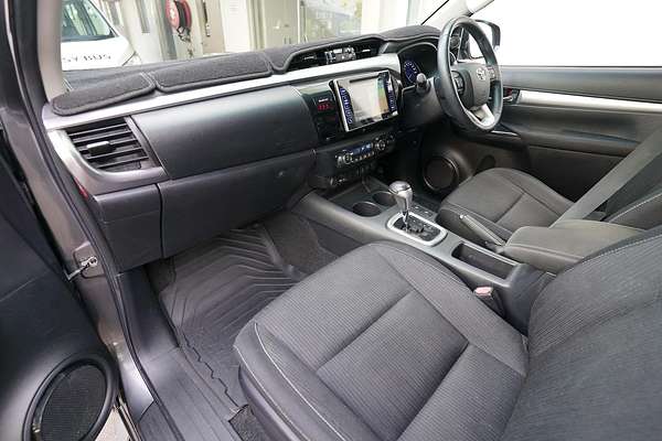 2016 Toyota Hilux 4x4 Hilux 4x4 SR5 2.8L T Diesel Automatic Double Cab