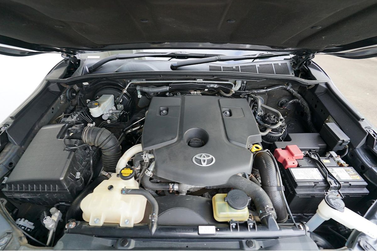 2016 Toyota Hilux 4x4 Hilux 4x4 SR5 2.8L T Diesel Automatic Double Cab