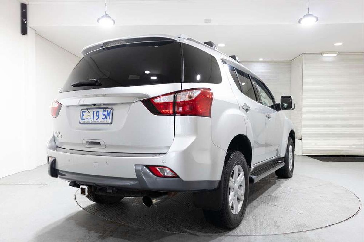 2015 Isuzu MU-X LS-T