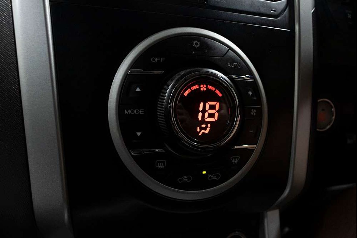 2015 Isuzu MU-X LS-T