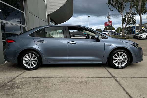 2022 Toyota Corolla Ascent Sport Hybrid ZWE211R