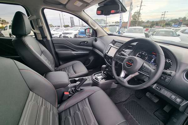 2025 Nissan Navara PRO-4X D23 4X4