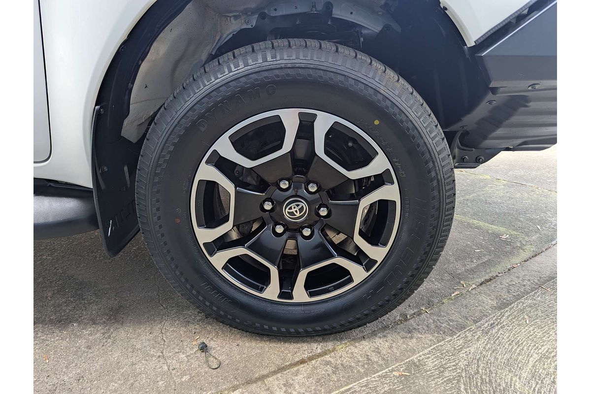 2022 Toyota Hilux SR5 GUN126R 4X4