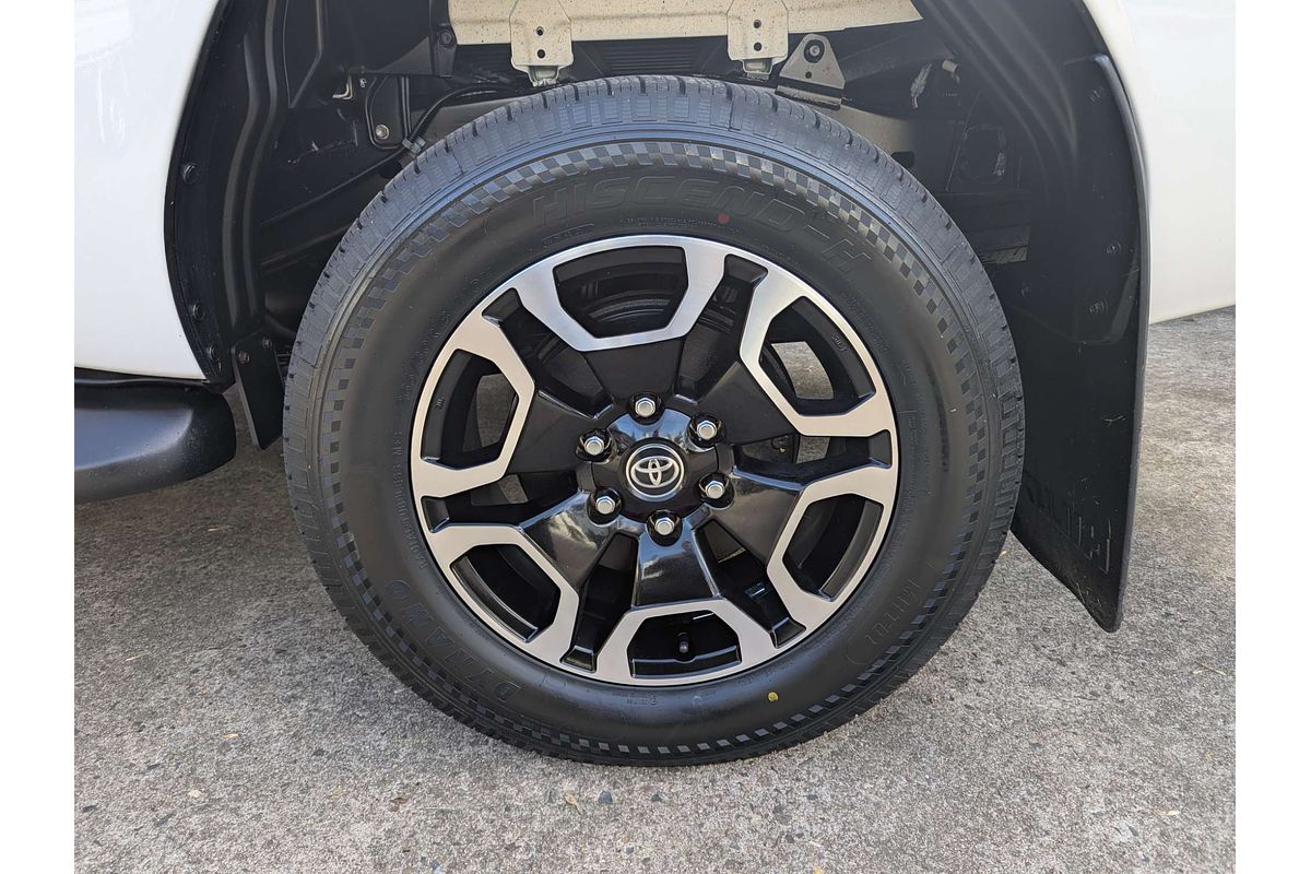 2022 Toyota Hilux SR5 GUN126R 4X4