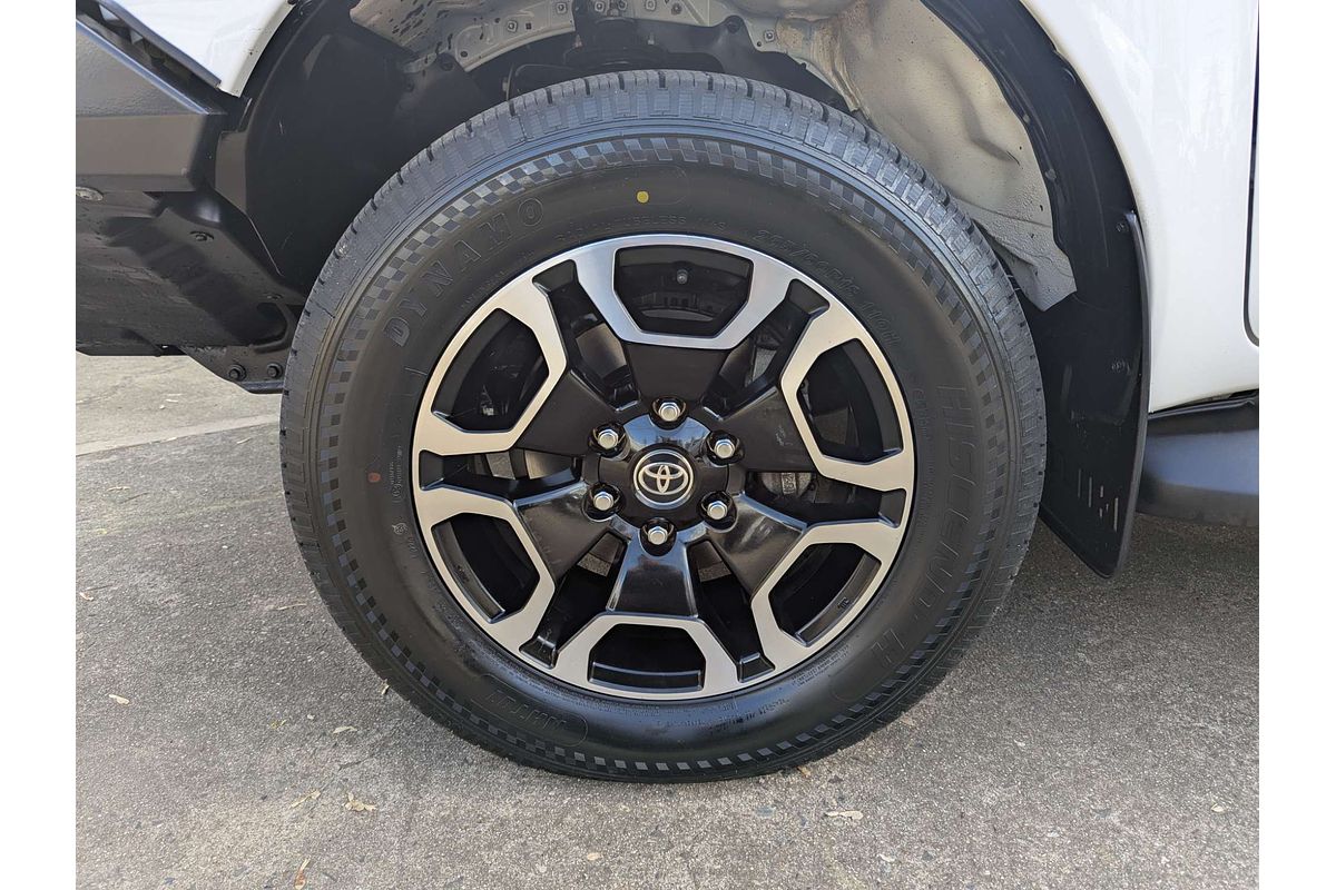 2022 Toyota Hilux SR5 GUN126R 4X4