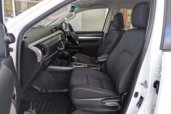 2022 Toyota Hilux SR5 GUN126R 4X4