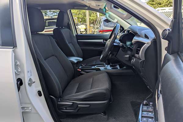 2022 Toyota Hilux SR5 GUN126R 4X4