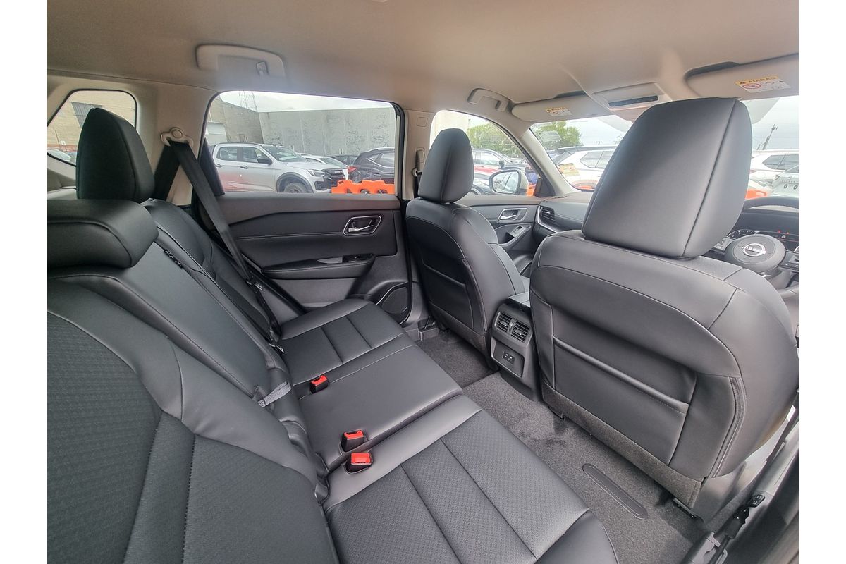 2024 Nissan X-TRAIL ST-L T33