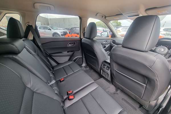 2024 Nissan X-TRAIL ST-L T33