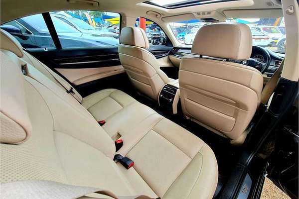 2011 BMW 7 Series 740i F01