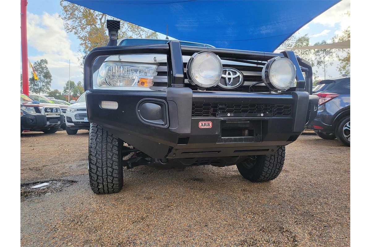 2017 Toyota Hilux SR GUN126R 4X4