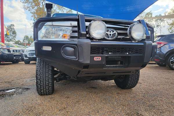 2017 Toyota Hilux SR GUN126R 4X4