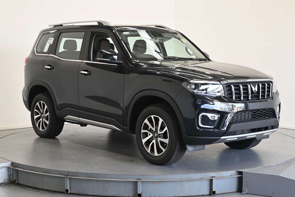 2025 Mahindra Scorpio Z8L