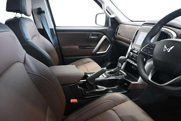 2025 Mahindra Scorpio Z8L