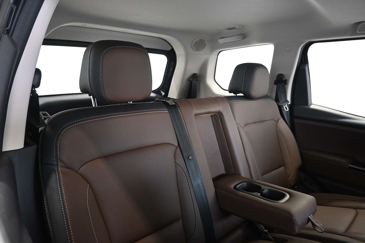 2025 Mahindra Scorpio Z8L