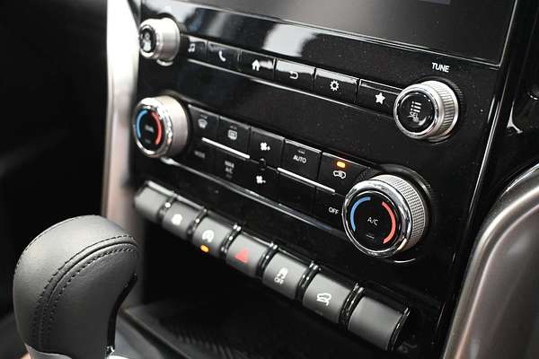 2025 Mahindra Scorpio Z8L