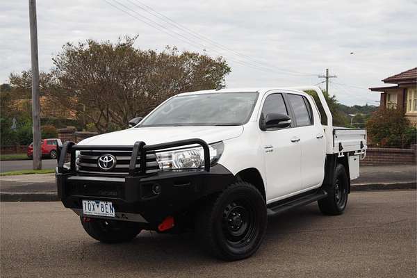 2016 Toyota HILUX SR (4x4) GUN126R