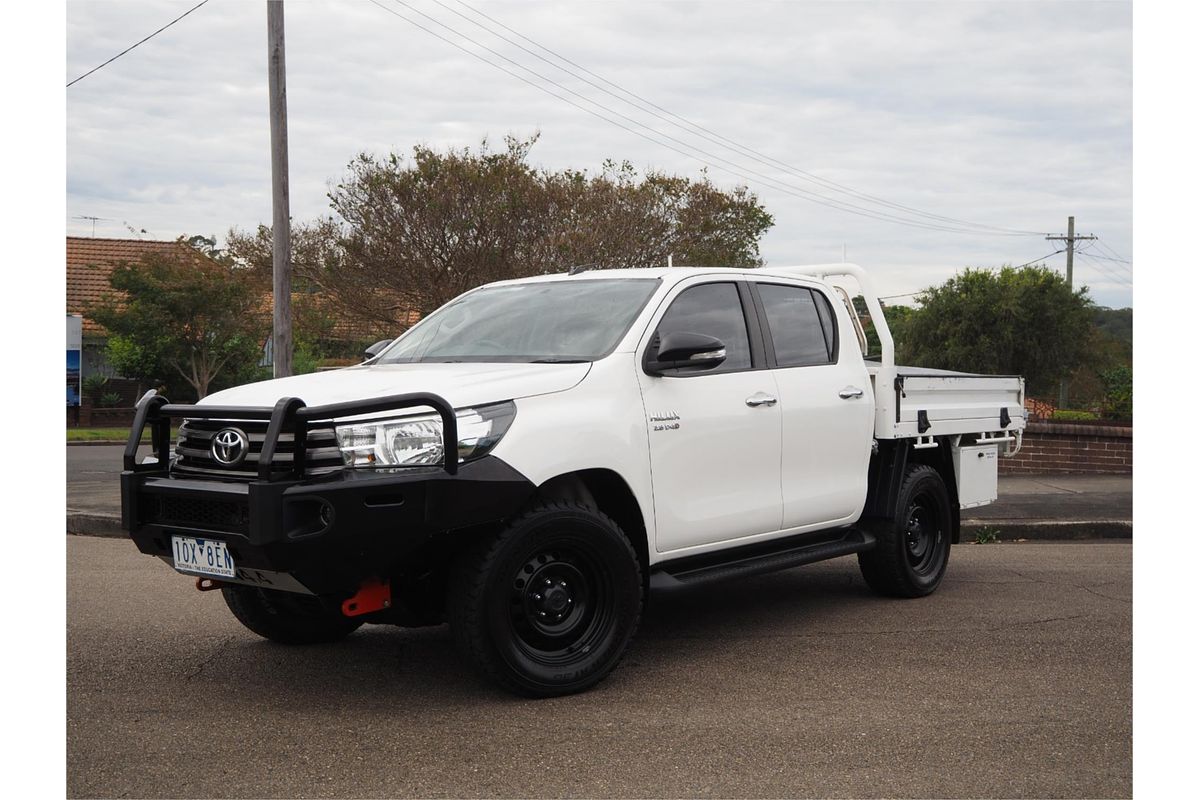 2016 Toyota HILUX SR (4x4) GUN126R