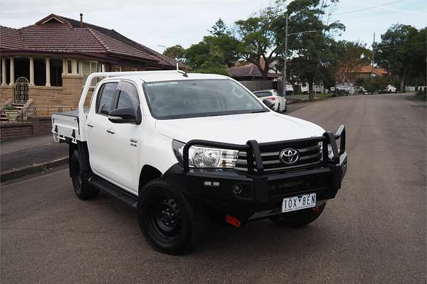 2016 Toyota HILUX SR (4x4) GUN126R