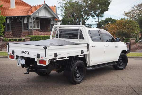2016 Toyota HILUX SR (4x4) GUN126R