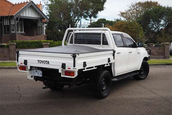 2016 Toyota HILUX SR (4x4) GUN126R