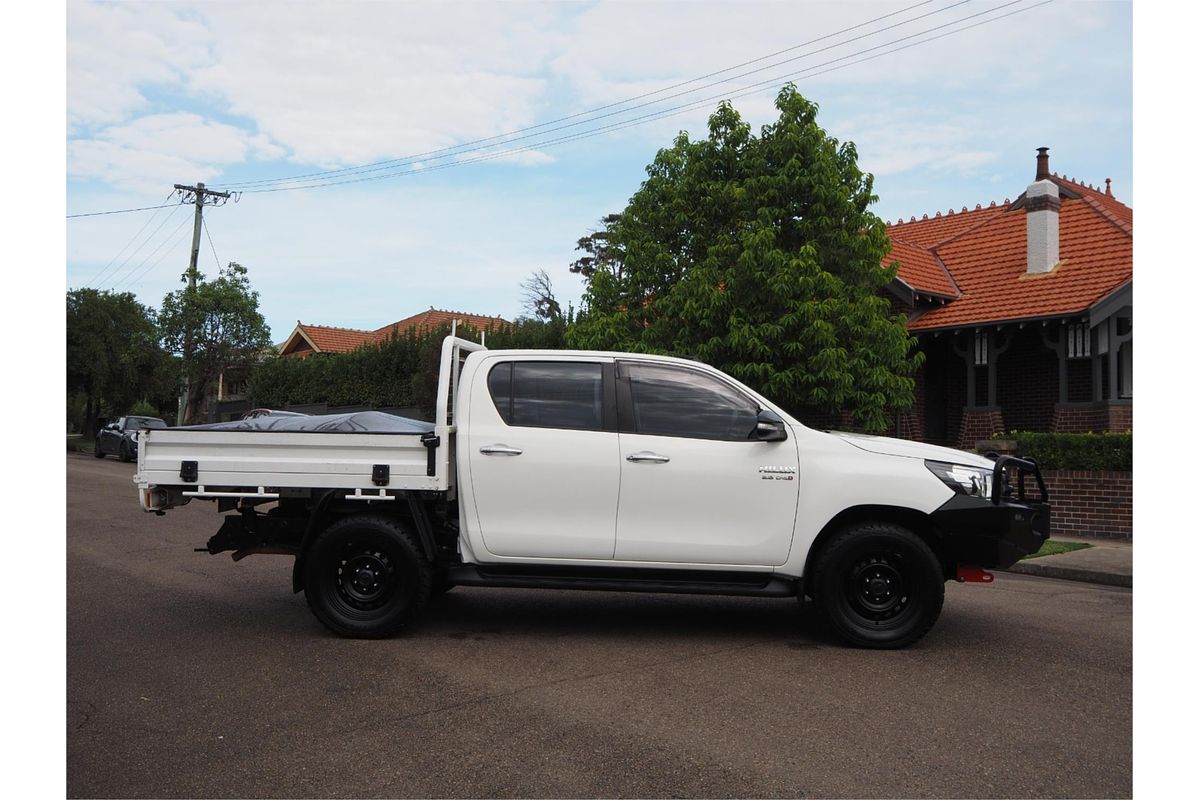2016 Toyota HILUX SR (4x4) GUN126R