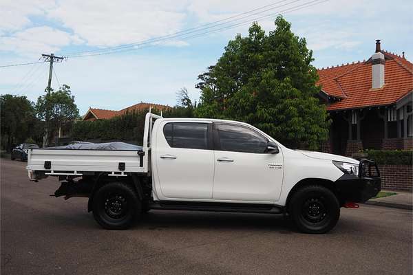 2016 Toyota HILUX SR (4x4) GUN126R