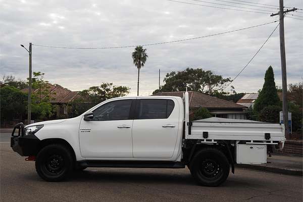 2016 Toyota HILUX SR (4x4) GUN126R