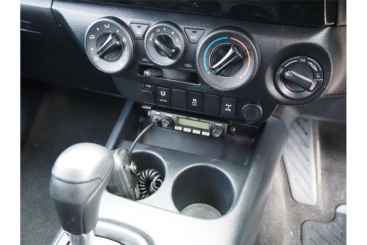 2016 Toyota HILUX SR (4x4) GUN126R