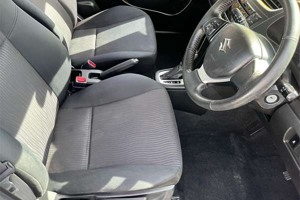 2011 Suzuki Swift GL FZ