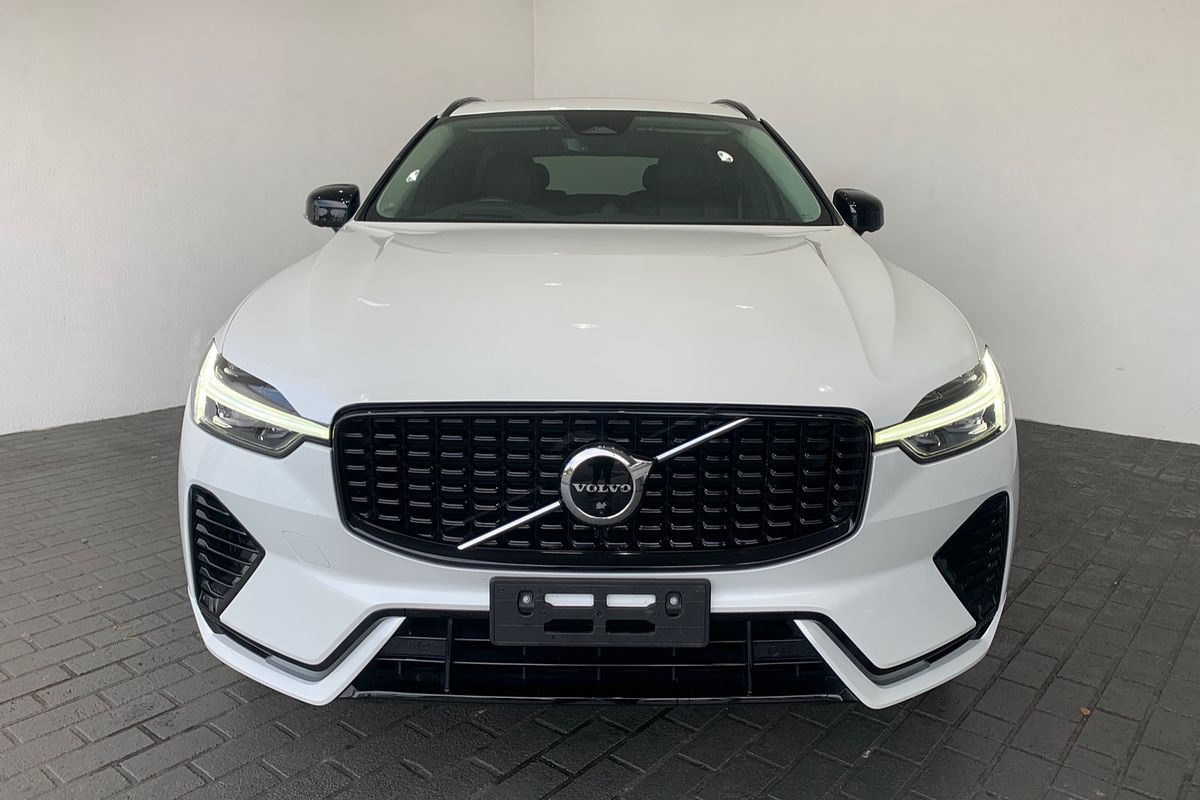 2022 Volvo XC60 Recharge Ultimate T8 Plug-In Hybrid