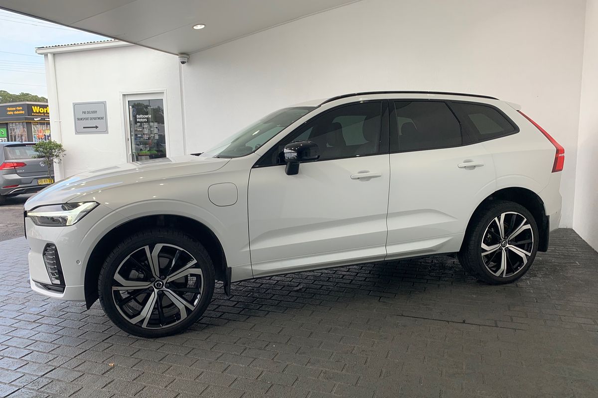 2022 Volvo XC60 Recharge Ultimate T8 Plug-In Hybrid