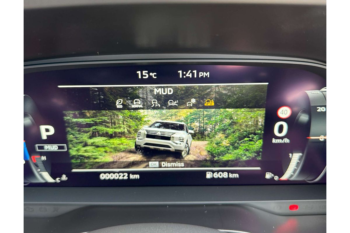 2024 Mitsubishi Outlander Exceed ZM