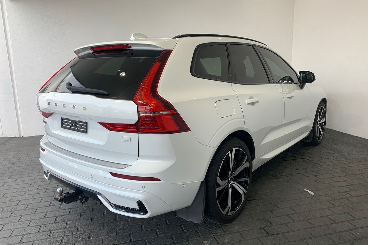 2022 Volvo XC60 Recharge Ultimate T8 Plug-In Hybrid
