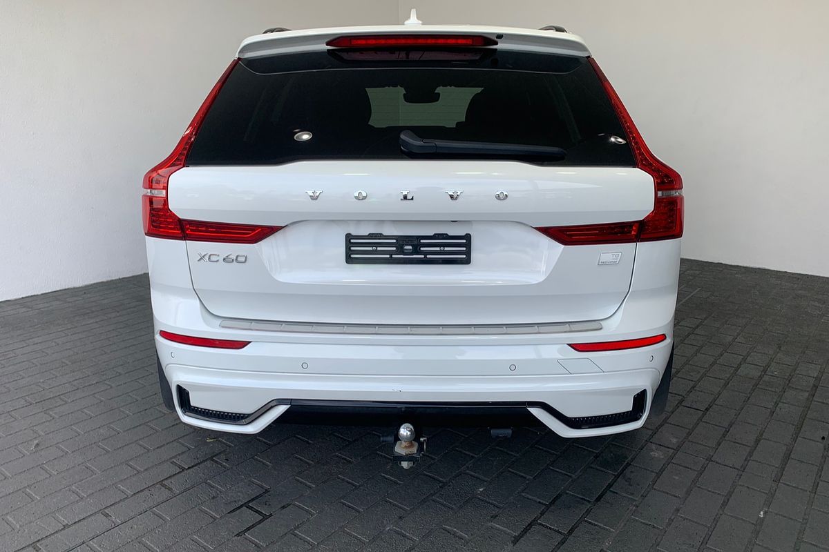 2022 Volvo XC60 Recharge Ultimate T8 Plug-In Hybrid