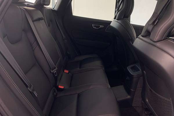 2022 Volvo XC60 Recharge Ultimate T8 Plug-In Hybrid