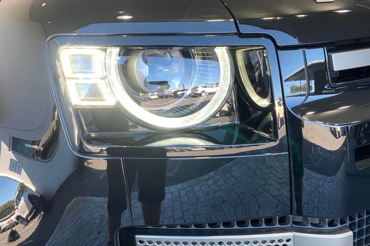 2023 Land Rover Defender 110 P400 X-Dynamic HSE L663